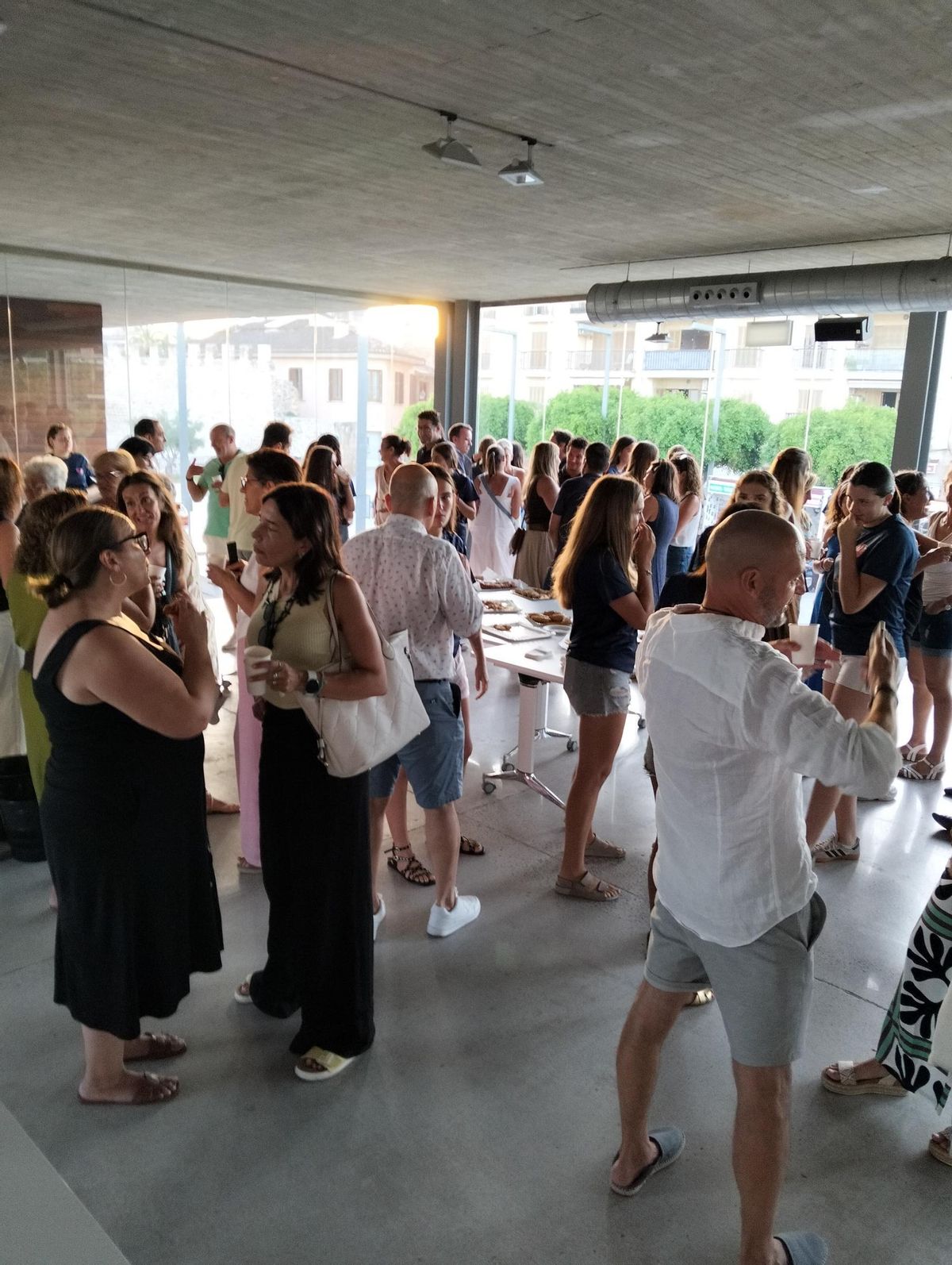 El recibimiento institucional del Ayuntamiento de Alcudia al Alcúdia Bàsquet Club.