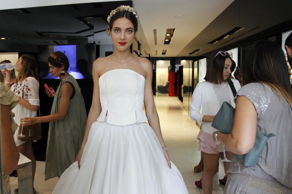 Nueva colección de trajes de novia de Francis Montesinos