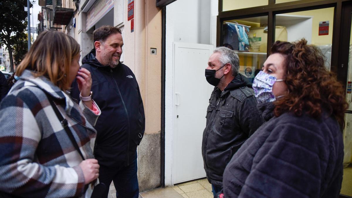 Junqueras visita Figueres per parlar amb botiguers i ciutadans