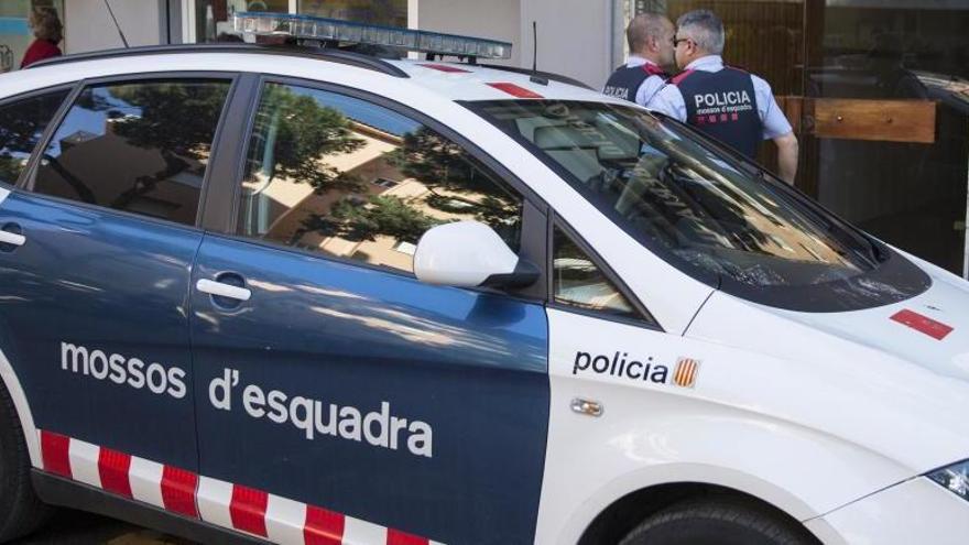 Una imagen de archivo de un vehículo de los Mossos.