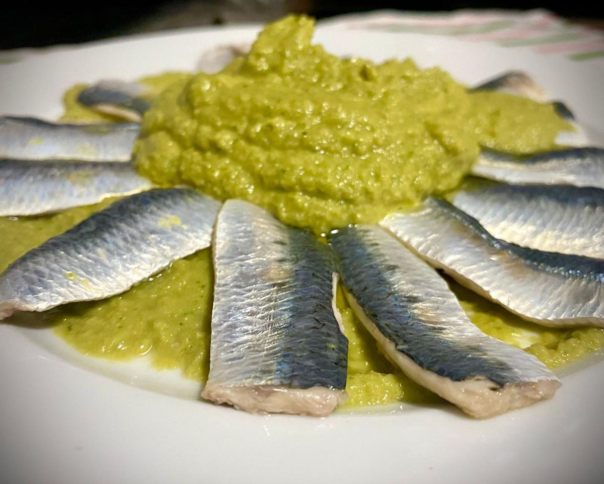Sardinas marinadas con aceitunas.