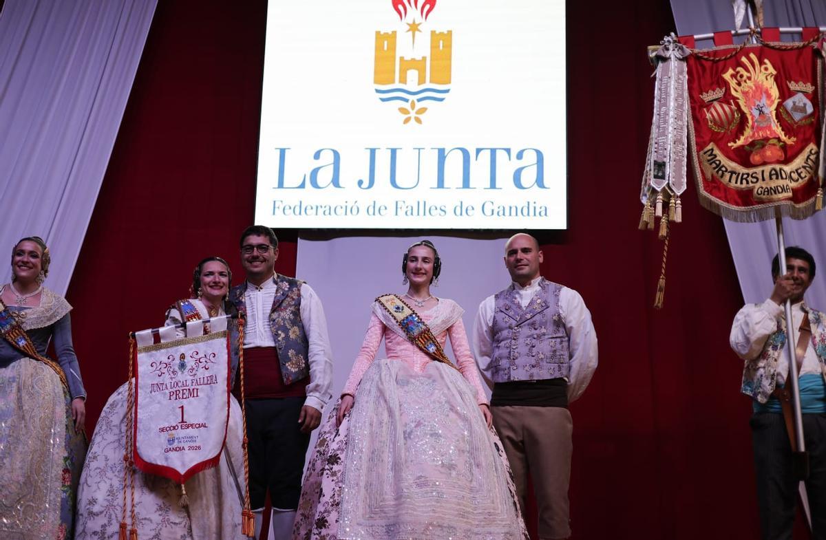 La falla Màrtirs celebra el primer premio.