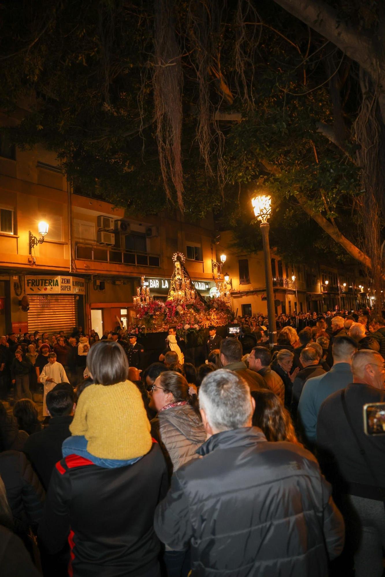 Semana Santa Marinera: La Dolorosa procesiona por el Cabanyal