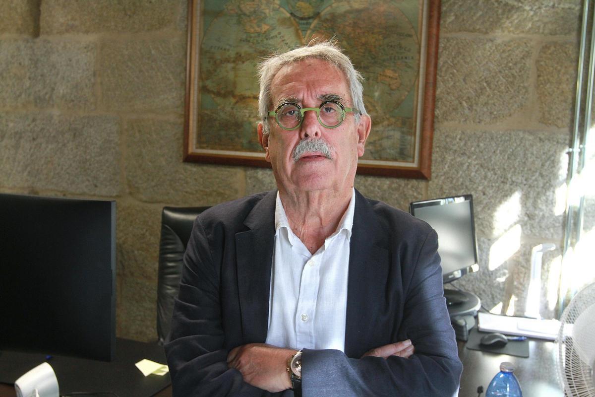 Luis Rúa, en uno de los despachos del bufete.