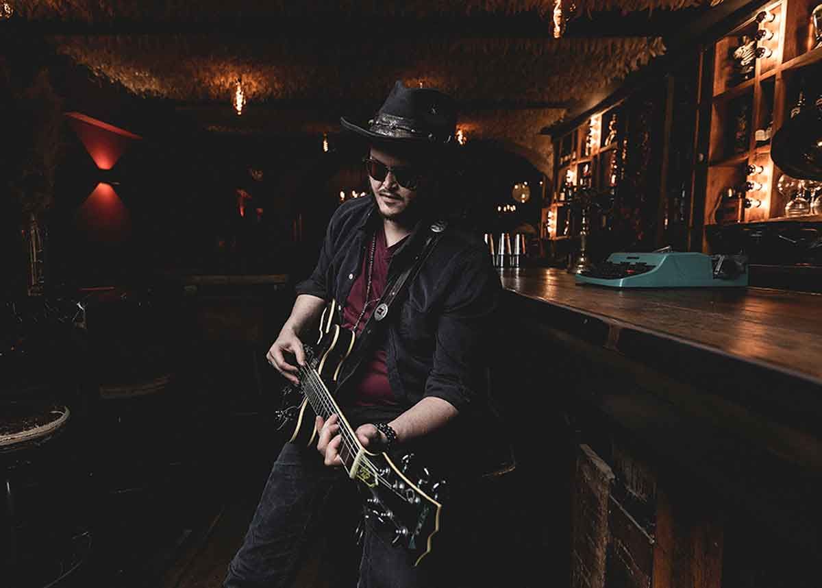 El guitarrista y cantante francés LeanWolf (que sustituye a Billy Allen en el cartel original) desatará toda su energía en el festival.