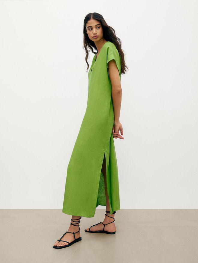 Túnica verde de lino, de Massimo Dutti