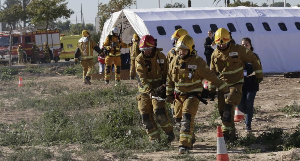 Más de 500 efectivos participan en un simulacro de accidente aéreo