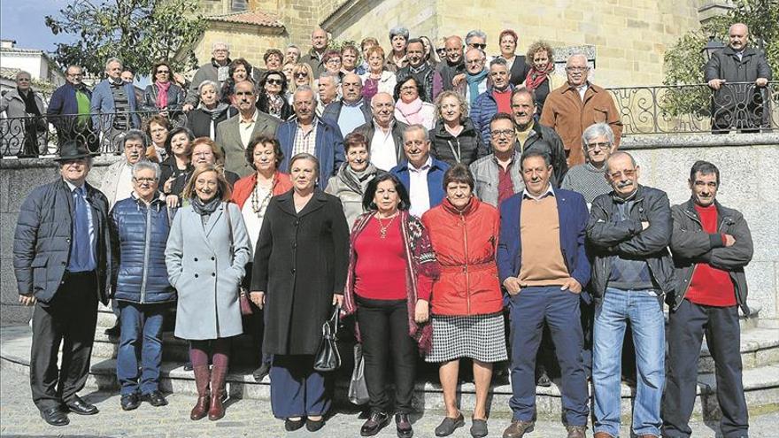 Un evento reúne a 50 personas en el 65 aniversario de su nacimiento