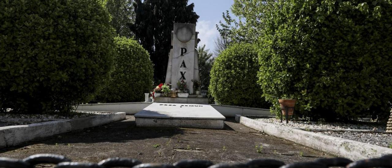 Cementerio de El Sucu, en Ceares.