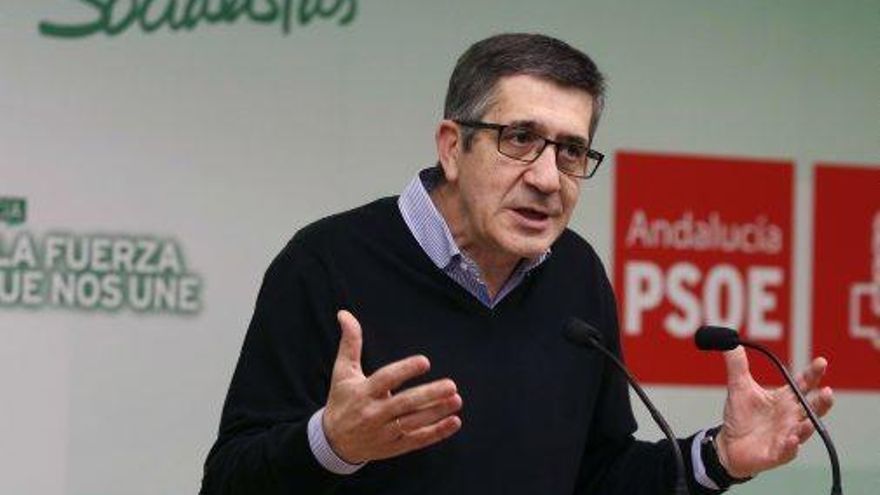 López, ahir a la seu que té el PSOE andalús a Almeria