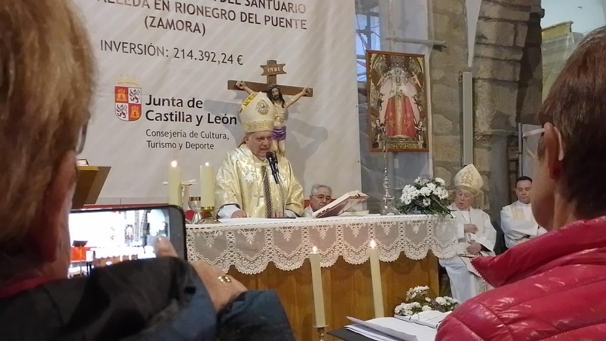 VÍDEO | El cardenal venezolano Baltazar Porras preside la misa en el Santuario de Rionegro del Puente