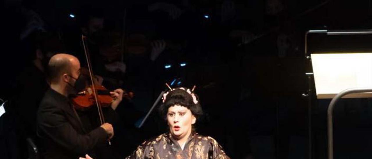 Helena Gallardo 
durante
un pase 
de “Madama 
Butterfly”.