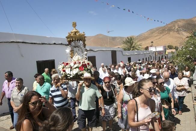 FUERTEVENTURA - Misa y posterior procesión religiosa Virgen de la Peña 2016 - 17-09-16