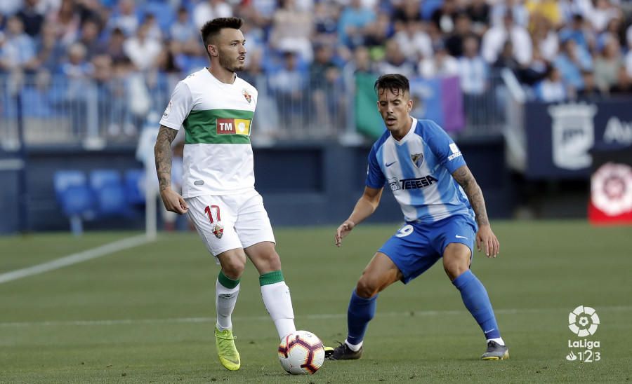 El conjunto de Víctor Sánchez del Amo concluye la liga regular con una cómoda victoria en La Rosaleda ante el Elche y se mete en los play off de ascenso como tercero. Boulahroud, Ricca e Hicham hicieron los goles blanquiazules.