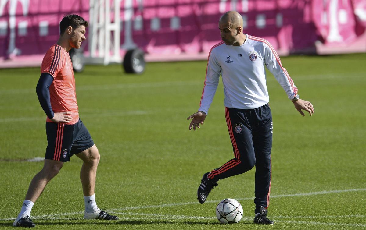 Xabi Alonso y Pep Guardiola, durante su etapa juntos en el Bayern de Múnich.