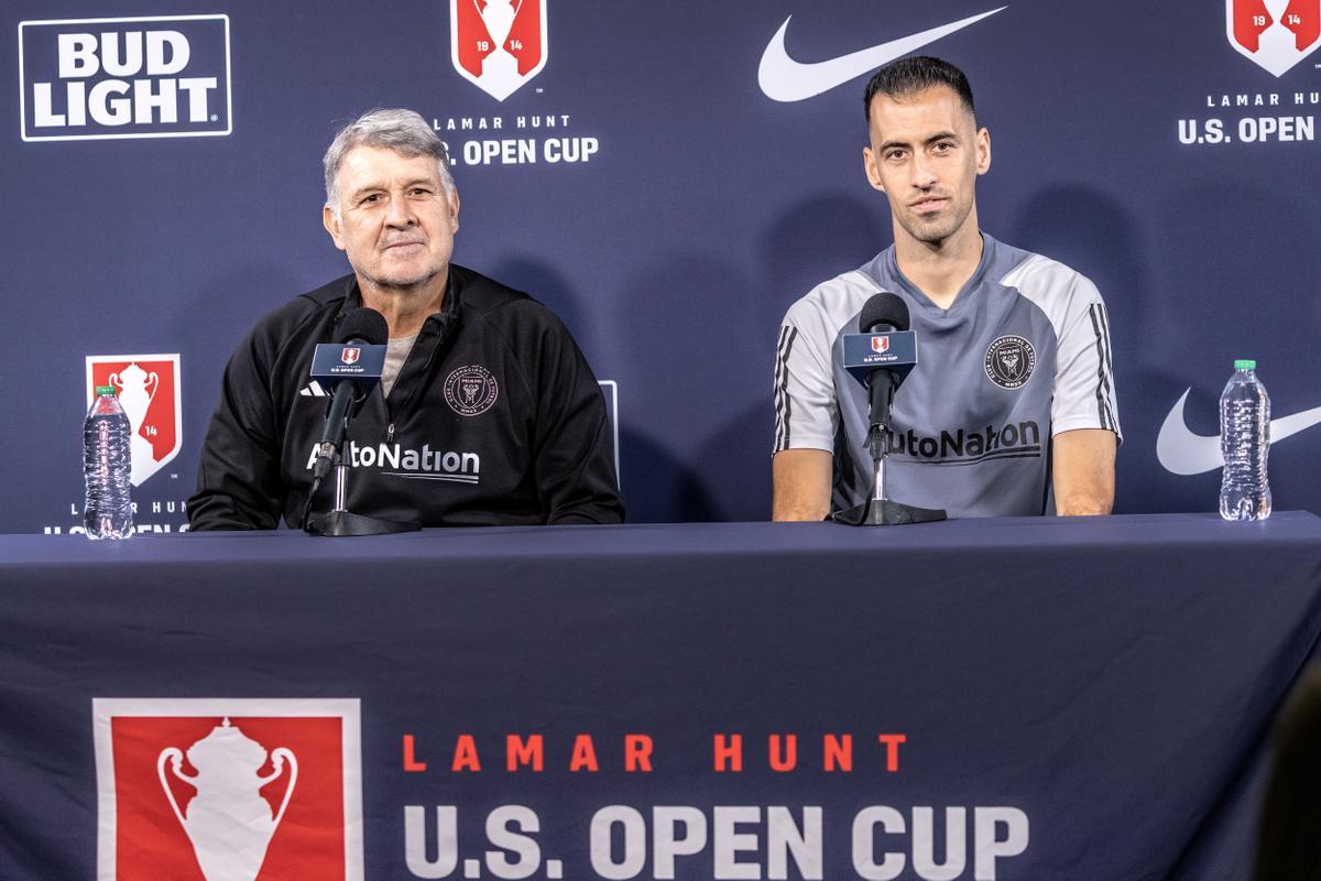 Martino y Busquets, en la rueda de prensa previa a la U.S. Open Cup Martino y Busquets, en la rueda de prensa previa a la U.S. Open Cup