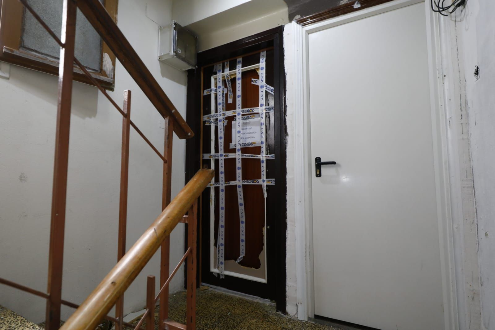 En imágenes | La Policía investiga un asesinato machista en Zaragoza