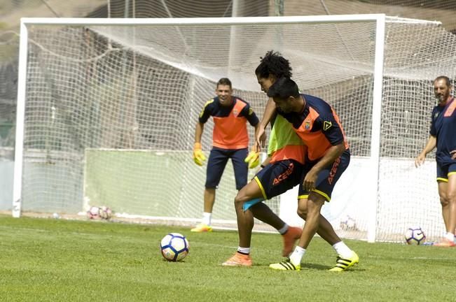 ENTRENAMIENTO DE LA UD LAS PALMAS Y ENTREVISTGA ...