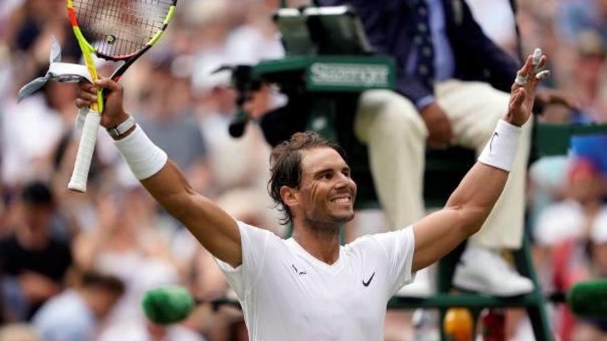 Rafa Nadal celebra su triunfo ante el portugés Joao Sousa.