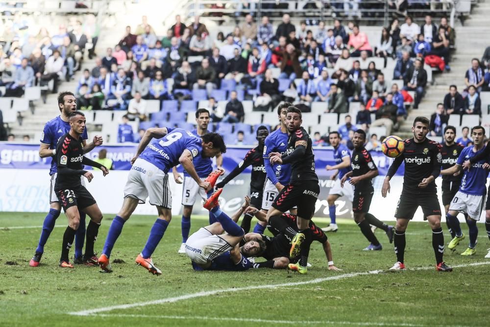 El partido entre el Real Oviedo y el Nástic de Tarragona, en imágenes