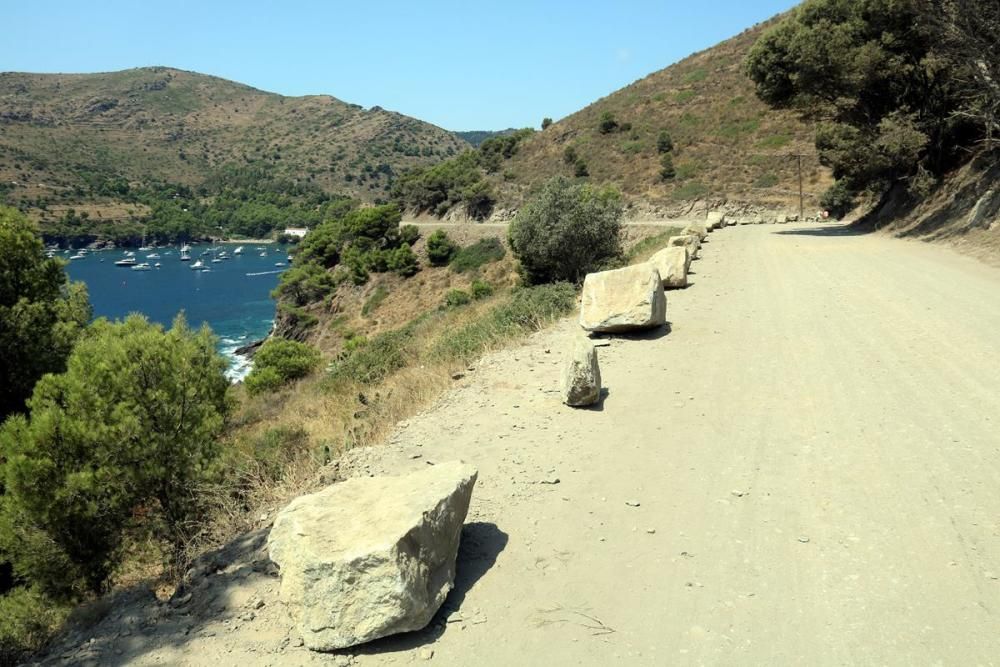 Vehicles mal aparcats i col·lapse als accessos al Cap de Creus