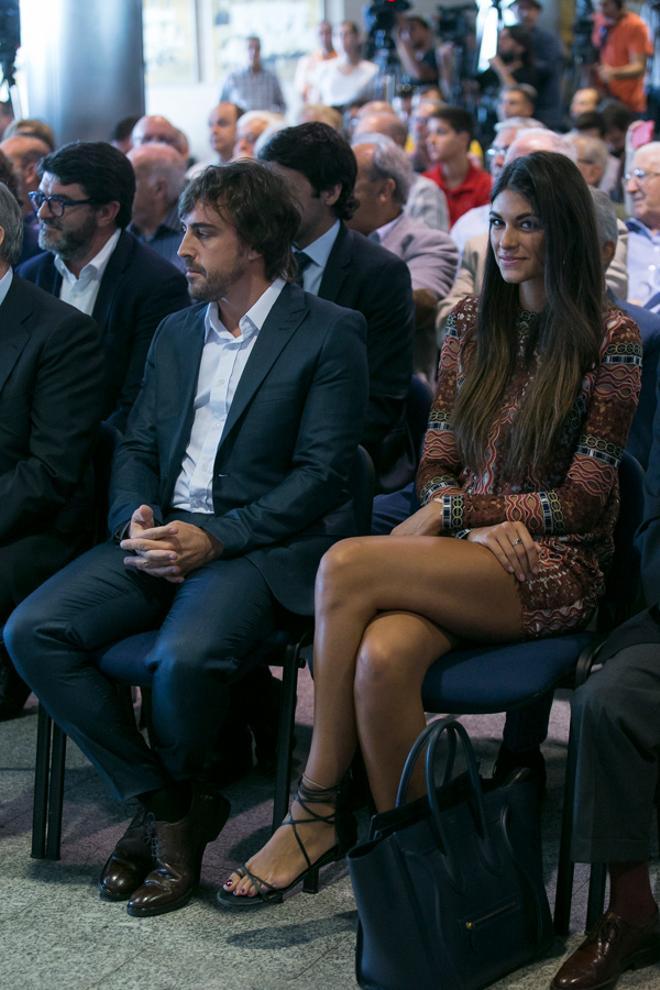 Fernando Alonso y Linda Morselli en un acto con el Real Madrid