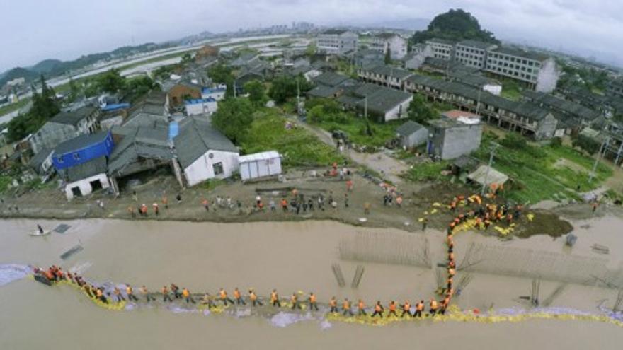 Catorce muertos por el tifón Soudelor en China