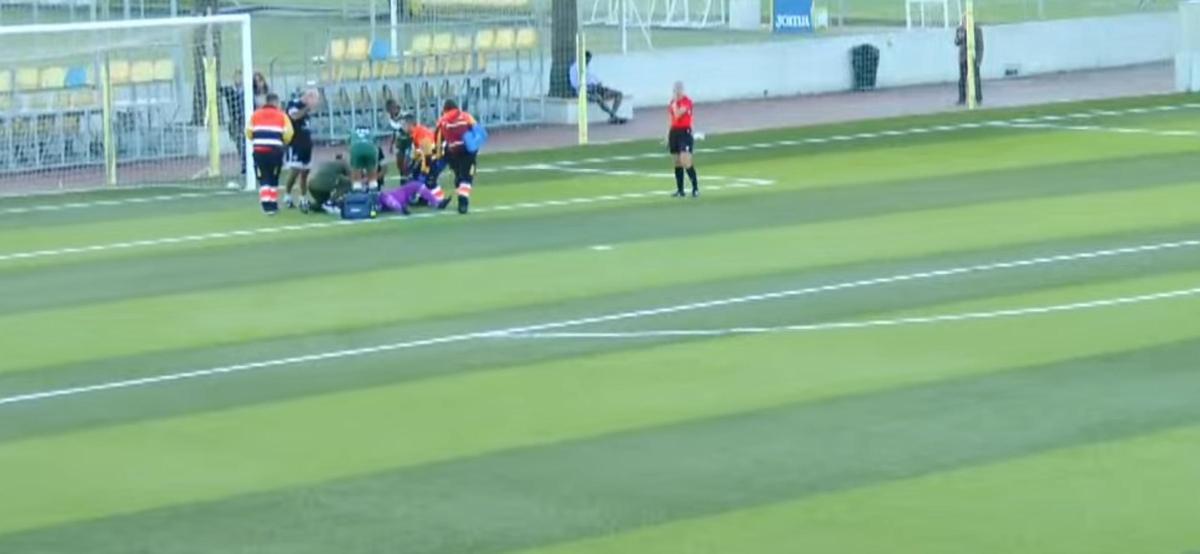 Tati es atendida tras el golpe.