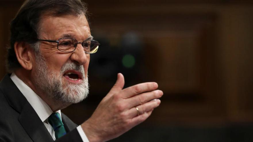 Rajoy acusa Sánchez de fer «xantatge» amb «la corrupció o jo»