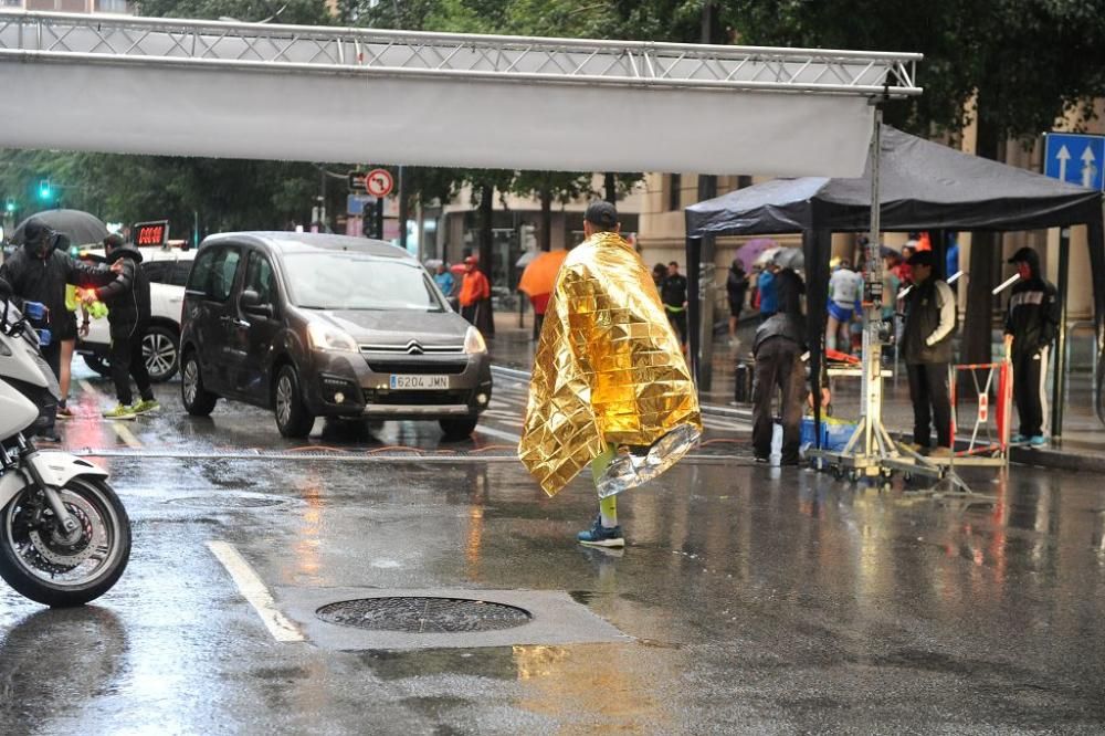 Ambiente y salida de la Maratón y Media Maratón de Murcia