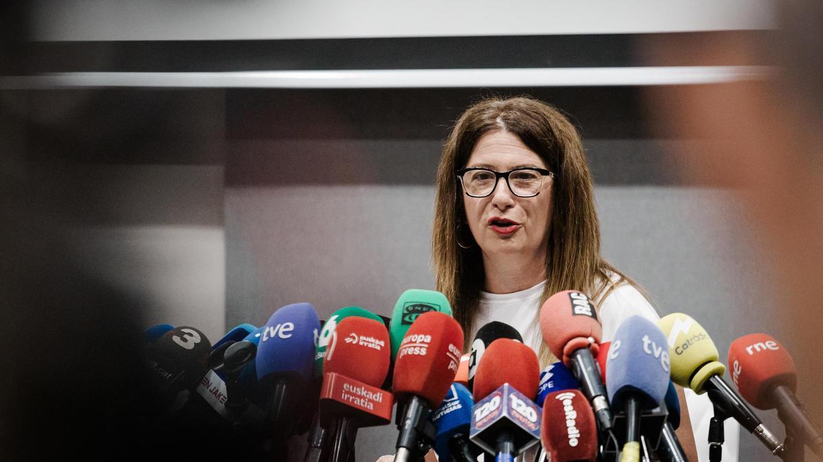 La exmilitante socialista Leire Díez durante una rueda de prensa