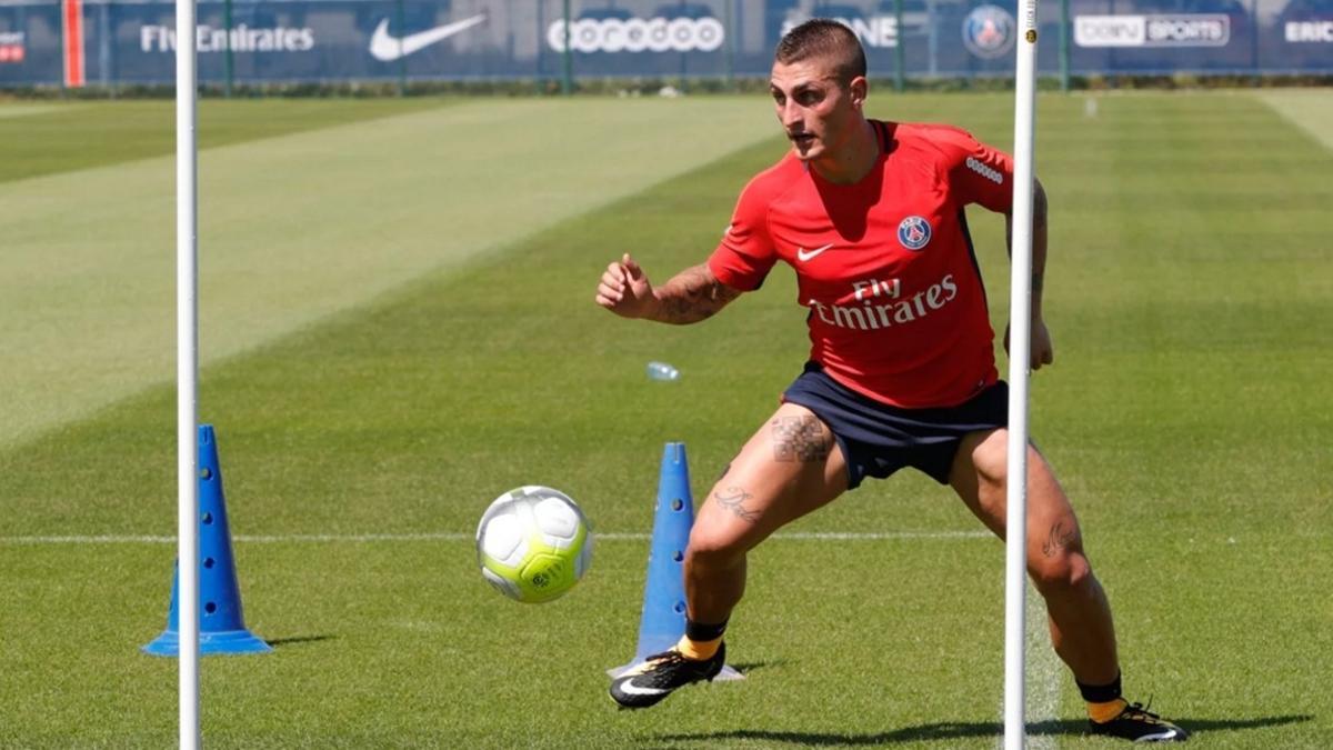 Marco Verratti se entrena con el PSG.