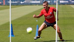 Marco Verratti se entrena con el PSG.