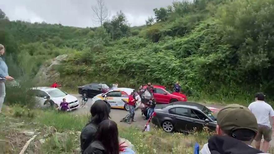 Trasladada en ambulancia una mujer tras ser atropellada en el Rally Rías Baixas