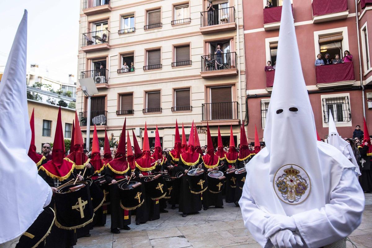 Alicante vive uno de los momentos más especiales del Martes Santo con la procesión del Cristo del Mar