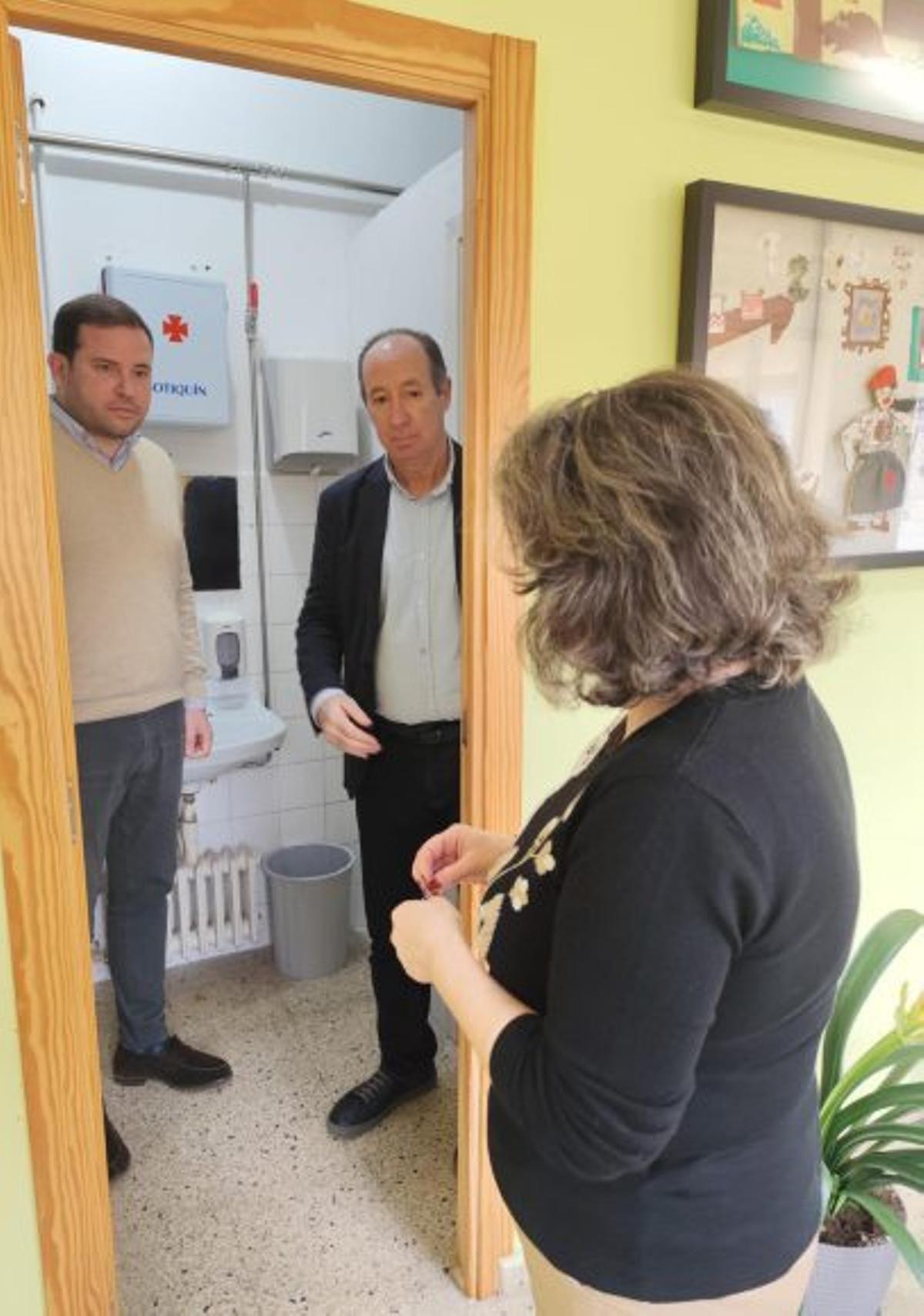 Cubela y Álvarez en el centro.