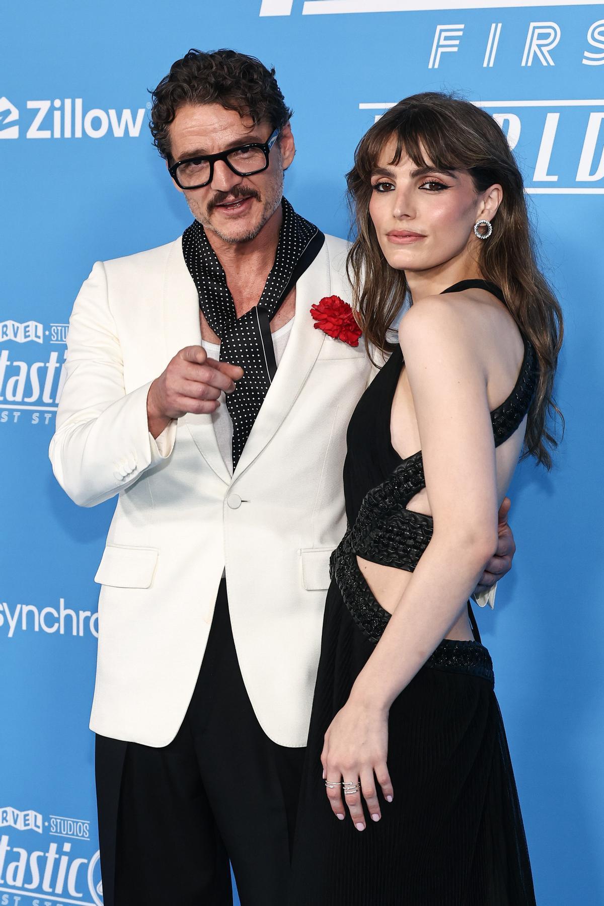 Pedro Pascal junto a su hermana, Lux Pascal+