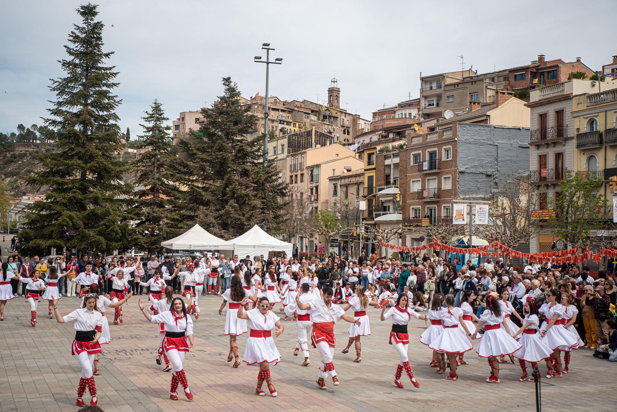 Els caramellaires omplen Súria de música, dansa i festa