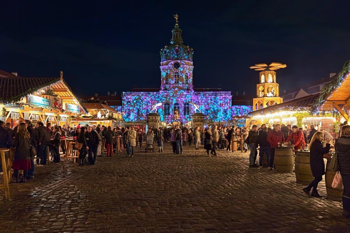 Mercado de Navidad en el Palacio de Charlottenburg, Berlín, Alemania