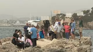 Wegen betonierten Badefelsen in Bendinat: Anwohner auf Mallorca protestieren
