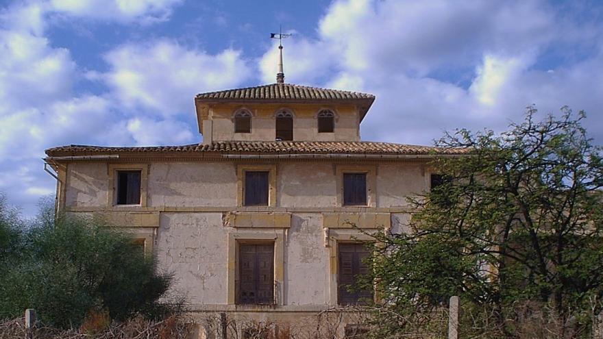 Sant Joan quiere evitar el derrumbe de la Casa Conde y recuperar su esplendor