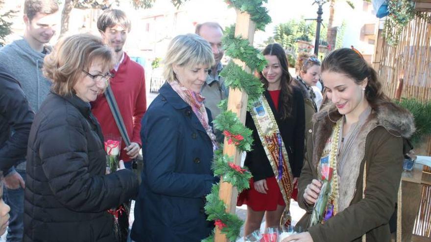 Orpesa consolida su VII Mercadillo Navideño con 71 casetas y talleres