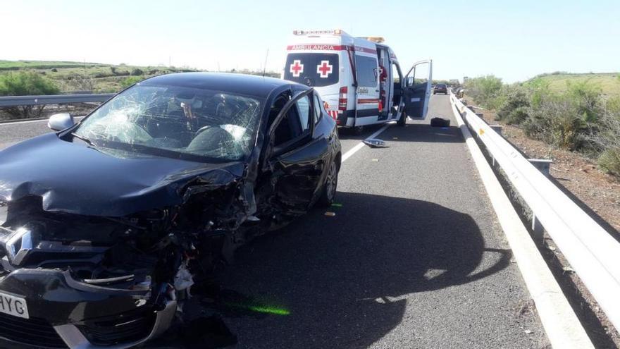 Dos heridos en una colisión entre dos vehículos en Aljucén