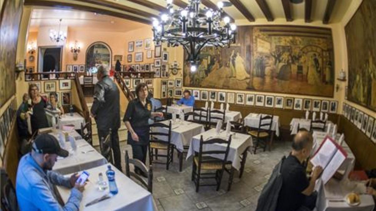 Can Culleretes (Quintana, 5) es, según el libro Guinness de los Récords, el segundo restaurante más antiguo de España y el primero de Catalunya. 