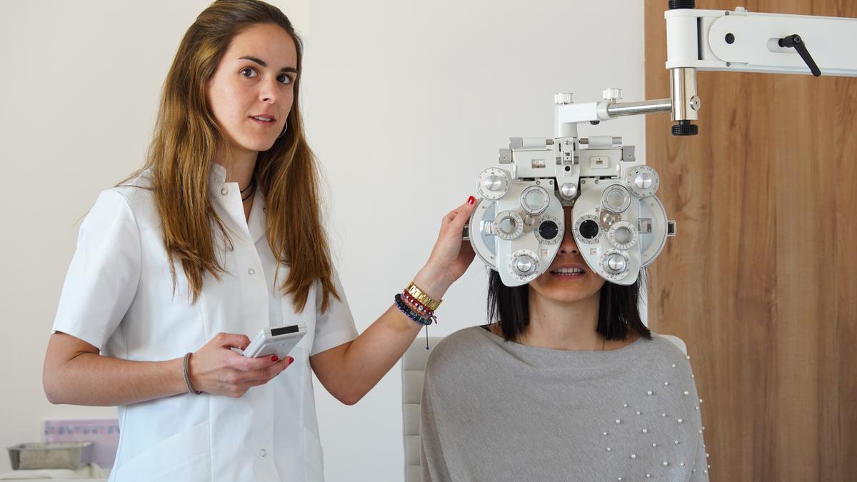 Mercè Miró, optometrista de la Clínica Sant Josep de Manresa