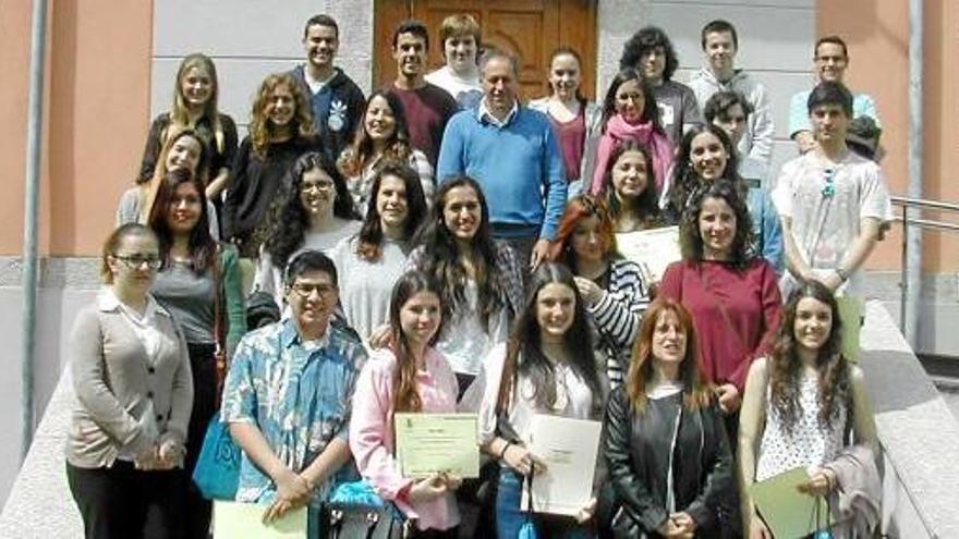 Els joves estudiants de l&#039;institut Pere Borrell de Puigcerdà en l&#039;acte d&#039;entrega dels premis del concurs