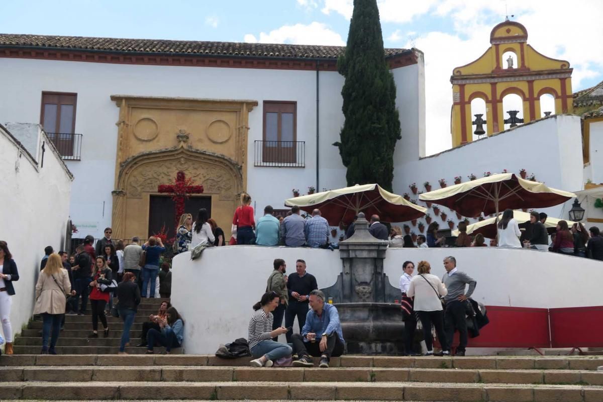 Las cruces, en la recta final