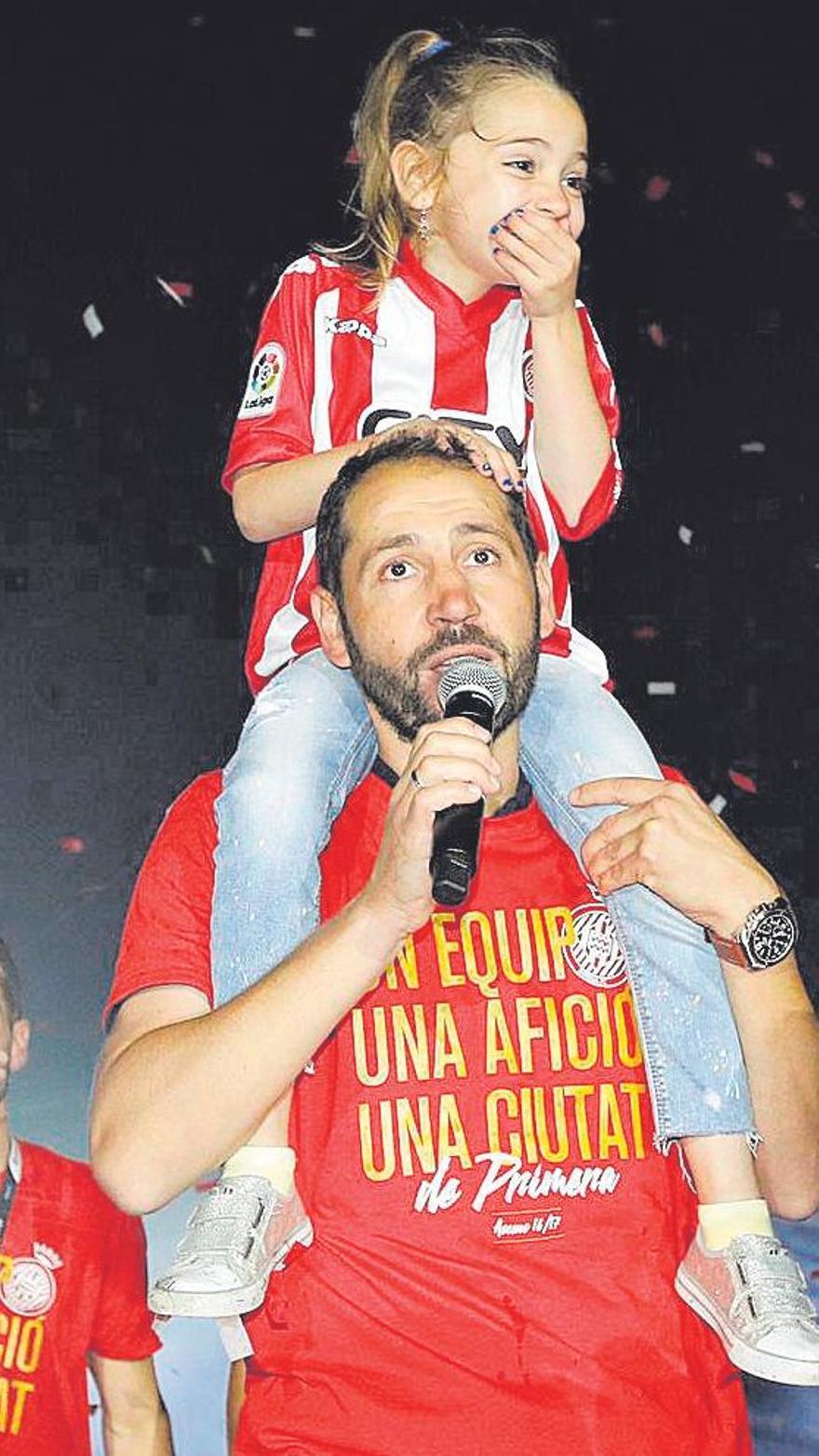Pablo després d&#039;aconseguir l&#039;ascens amb el Girona el 2017