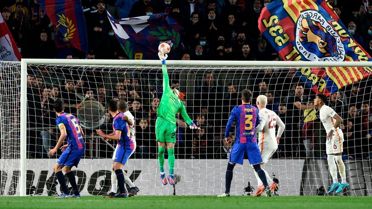 Iñaki Peña, con el Galatasaray en el Camp Nou