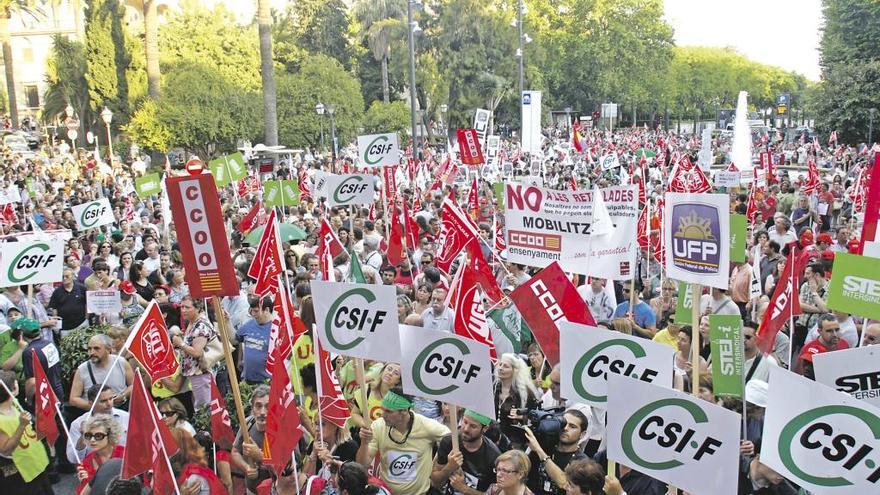 Imagen de una manifestación de funcionarios durante la legislatura pasada.